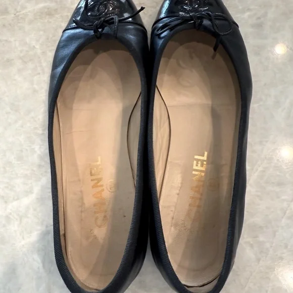 Chanel Black Leather Ballet Flats - Picture 5 of 6